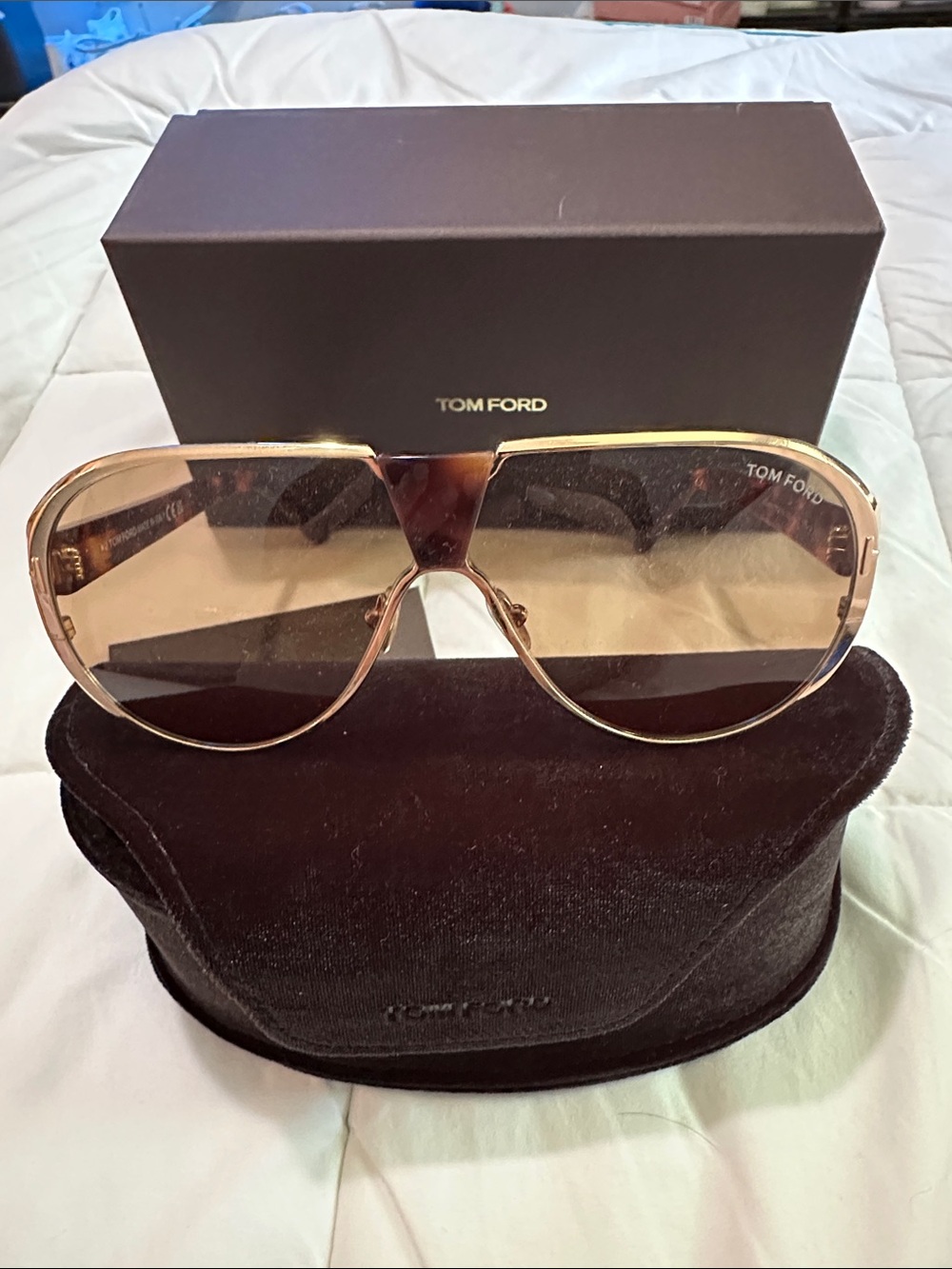 Tom Ford Gold Frame Brown Lens Women's Sunglasses - Picture 3 of 6